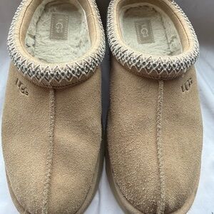 UGG Sand Suede Slip-On Tasman